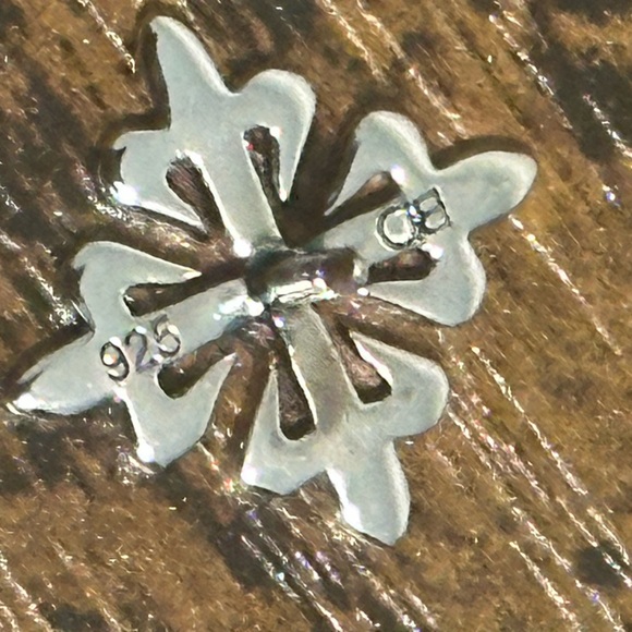 Patek Philippe Calatrava Cross Lapel Pin - Picture 3 of 4